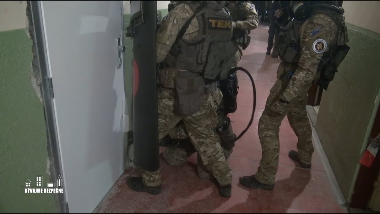 Dvere na medzinárodnom cvičení Atlas