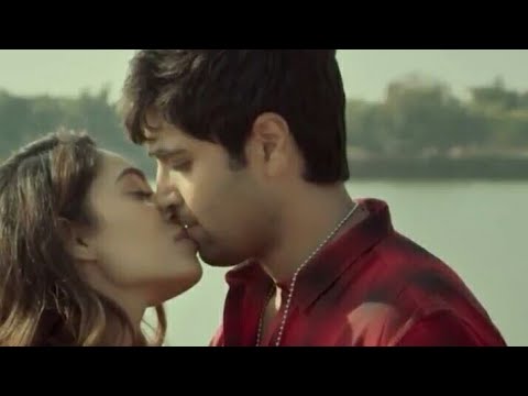 Neeum Enna Nengi Pona🚶 Neela Vaanam Kannir Sindhum ☔😭.. Orasadha Song Status 😍