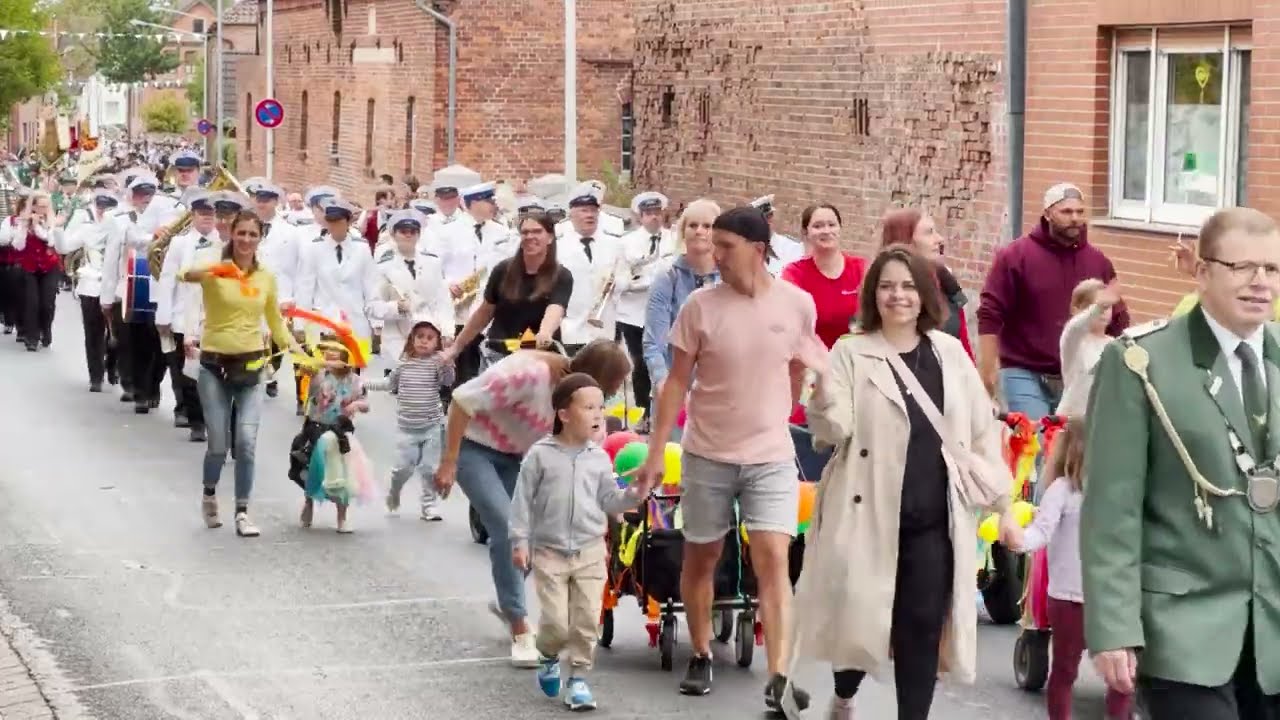 Volks- und Schützenfest Ahlten 2025: Großer Festumzug