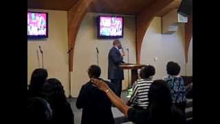 Pastor Jonathan Dunn sings at City of Joy's Heart of Worship
