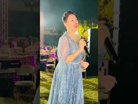 عن احساس اسيا وهيا بتغني تعرف ايه اللي واجعني اشتريت اللي بايعني اوعا يفوتك الجمال ده 