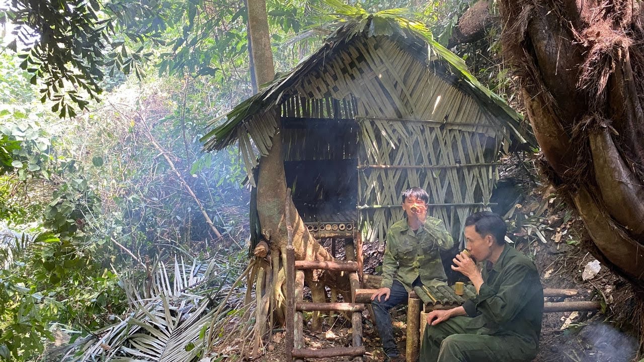 Building an Epic Wilderness Shelter in the Deep Forest Survival ...
