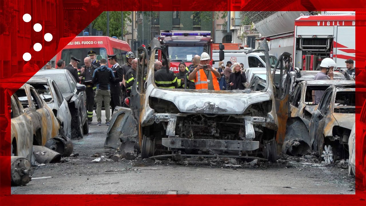 Milano, quello che resta del furgone esploso e bruciato a Porta Romana
