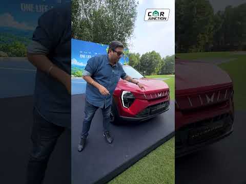 Mahindra XUV 3XO ZNG REVX A vs AX5: Is the ₹1 Lakh Price Difference Worth It?