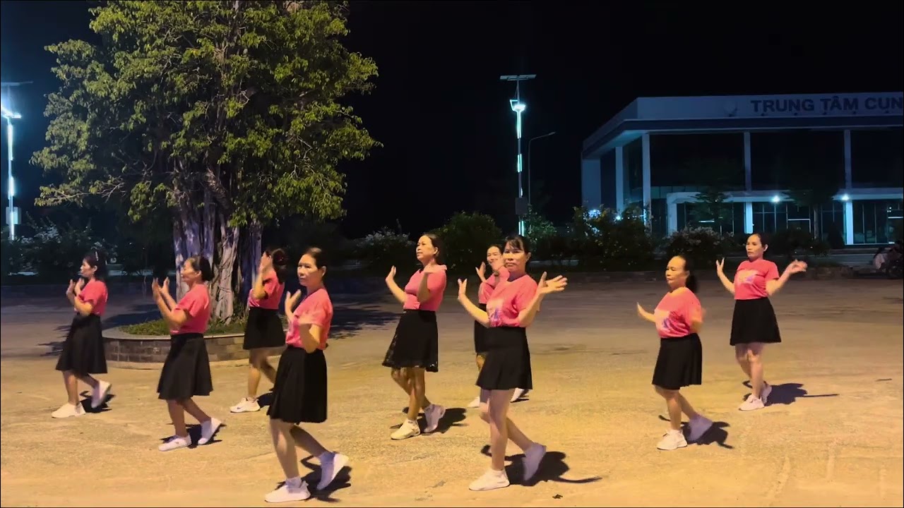 CHIẾC ÁO BÀ BA/Chacha dân vũ