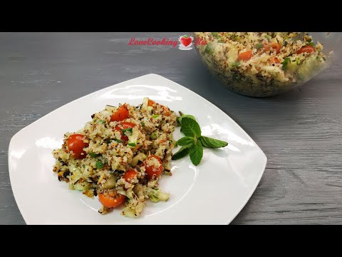 Video: Quinoa Salat Med Mini Blæksprutte