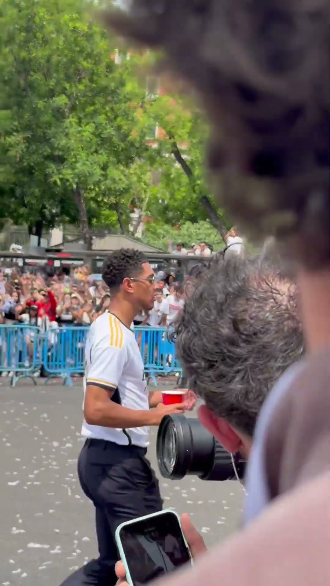 REAL MADRID: MILES de MADRIDISTAS CELEBRARON la DECIMOQUINTA COPA de EUROPA en CIBELES | RTVE