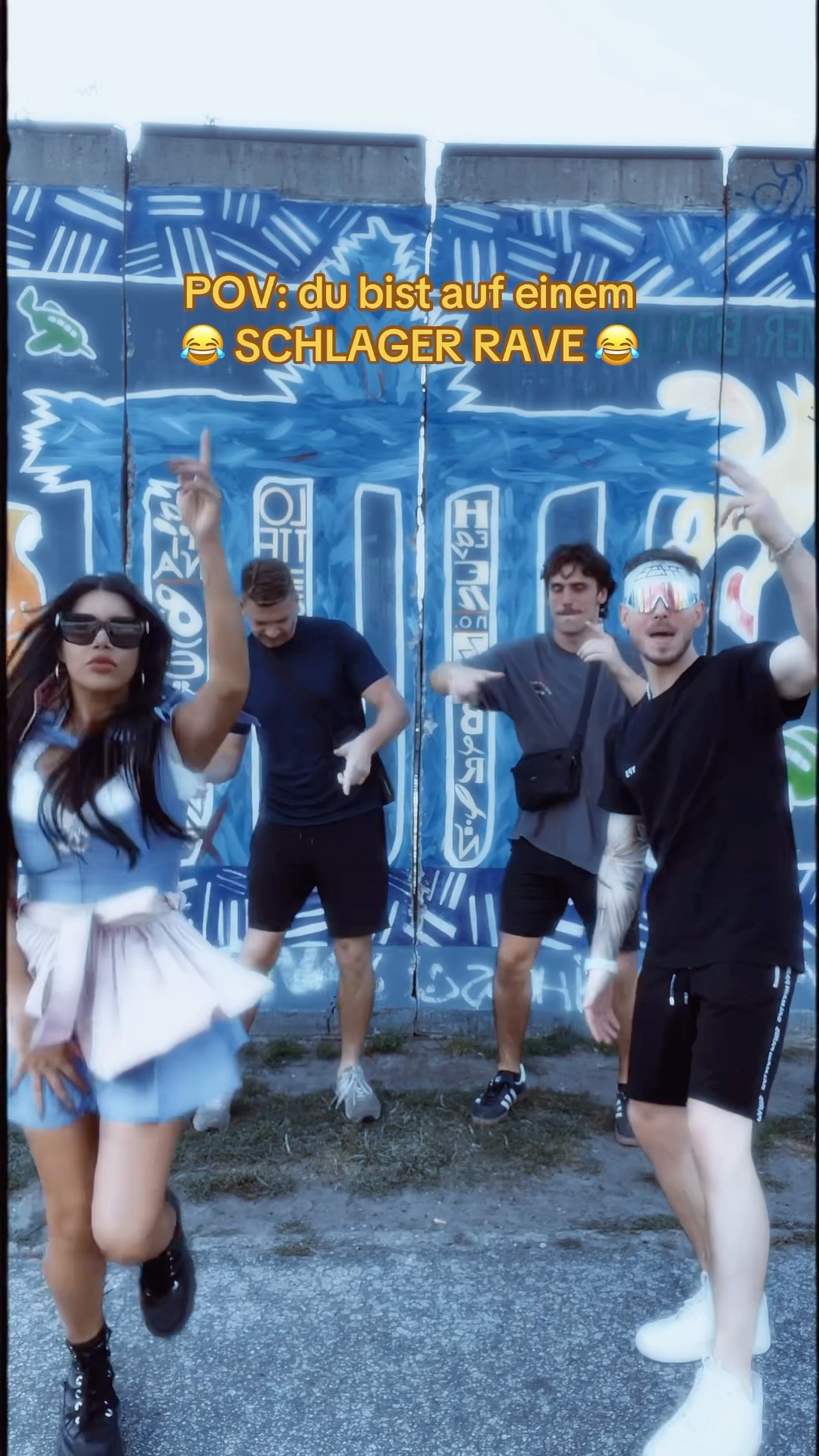 Party hard! ? #schlager #techno #technogermany #rave #foryou #fürdich #lustig #wiesn #oktoberfest