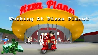 WORKING A DAY IN PIZZA PLANET | Bloxburg