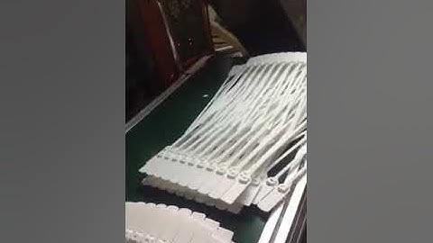 How an injection machine make plastic seal     www.gdseals.com