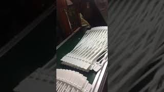 How an injection machine make plastic seal     www.gdseals.com
