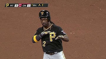 PIT@CIN: McCutchen extends lead with an RBI double