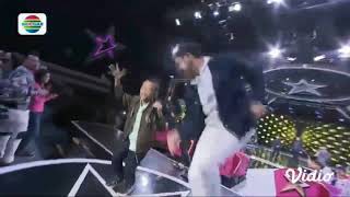 Kerenn....AKSI PANGGUNG Ipul Gak Kalah Kerenn Sama GIRING, Membuat Studio 5 Indosiar jadi Hebohhh...