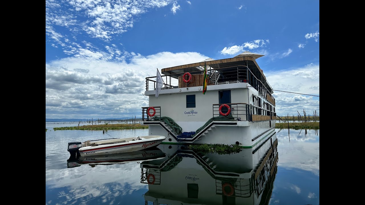 Take a safari cruise on the lovely Zimbabwean Dream on Lake Kariba in Zimbabwe