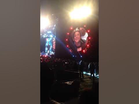 Shakira en Guadalajara Si Te Vas - YouTube