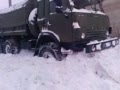 военный камаз  застрял в снегу