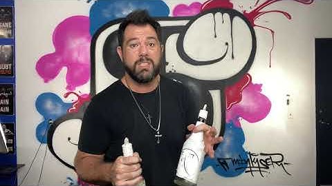 Learn how to juggle 3 bottles (English )