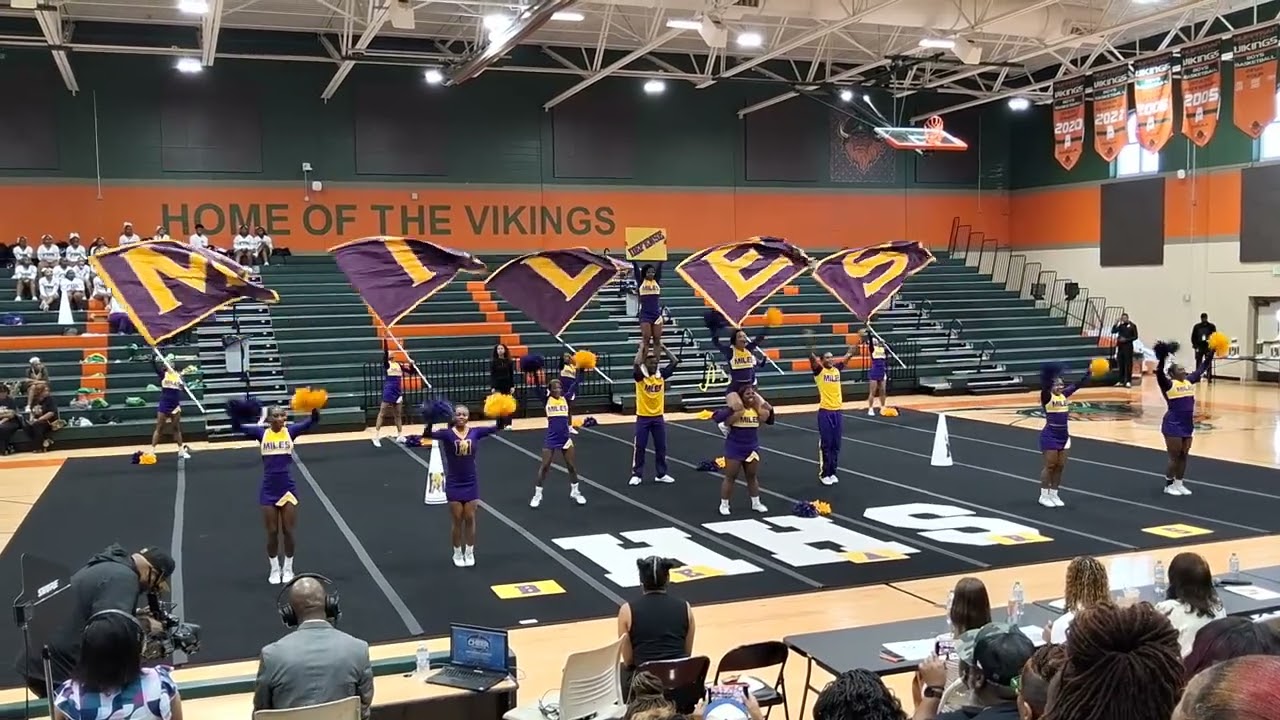 🐻 Miles College Cheerleaders | 