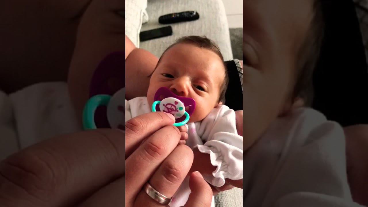 Baby Zeigt Mittelfinger Youtube