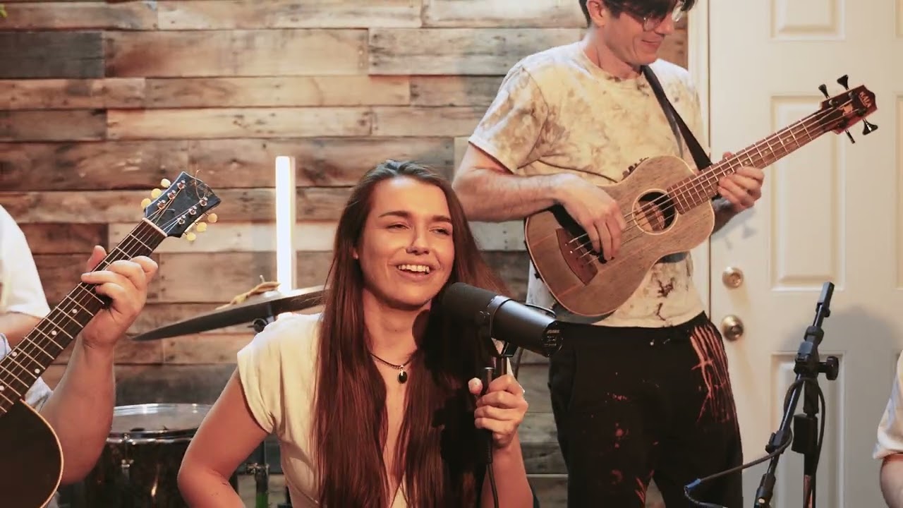 Girl Dinner - Slap Dragon (Live in studio)