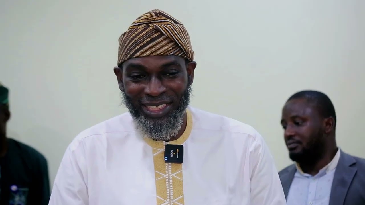 Делегация ACADIP во главе с Малламом Юсуфом Адепожу посетила Малами Убандому эмирата Илорин в Абу...