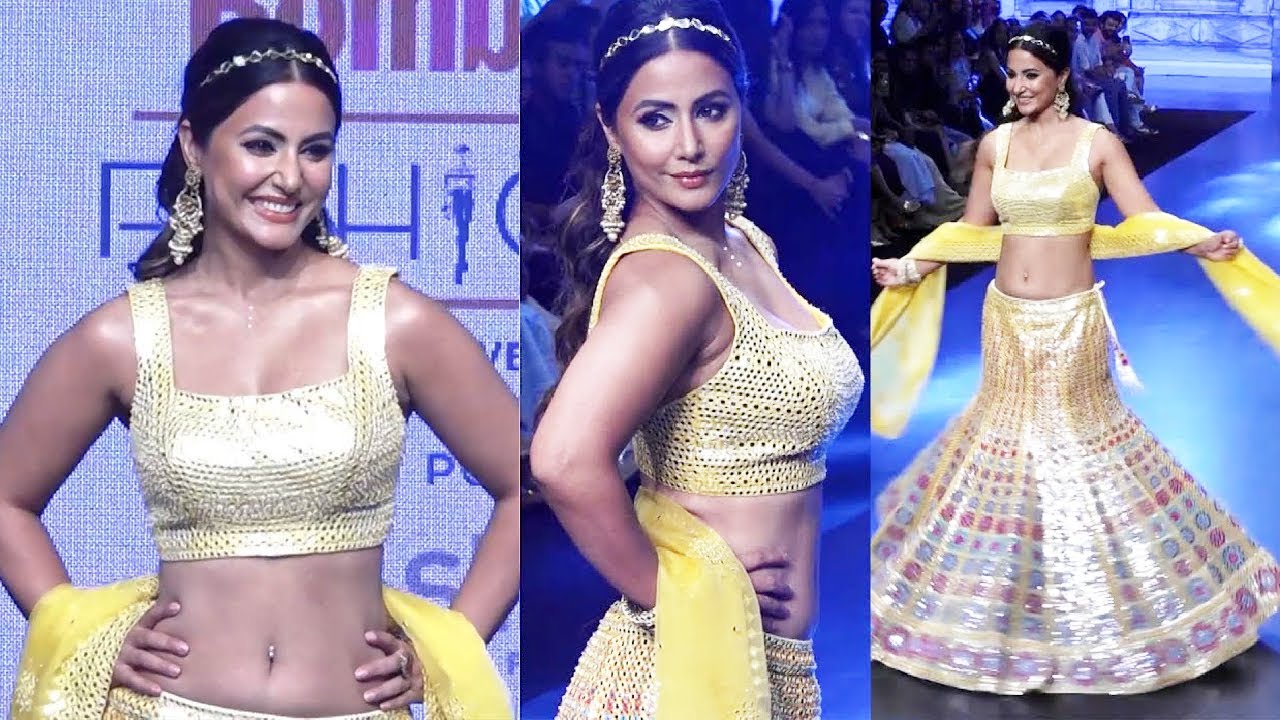 Gorgeous Hina Khan Ramp Walk At Bombay Times Fashion 2022  | BiscootTv