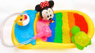 Minnie Mouse Rainbow Bath 🌈 Colorful Kinetic Sand Sensory Play with Baby Shark Tub