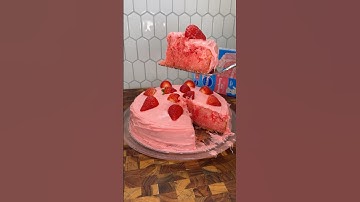 Easy Strawberry Poke Cake 🍓 #shorts