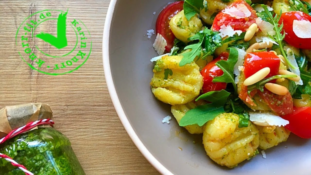 BUNTER GNOCCHI SALAT MIT PESTO I Salat mit selbstgemachten Gnocchi I ...