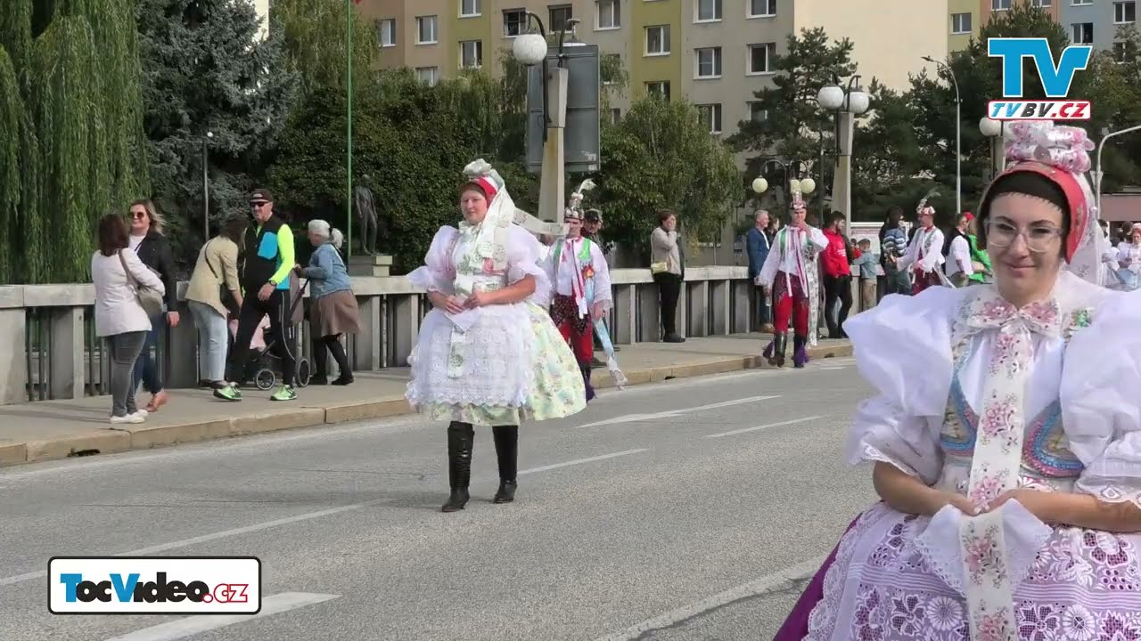 Hodový krojový průvod - XXXIII. Svatováclavské slavnosti Břeclav 2025