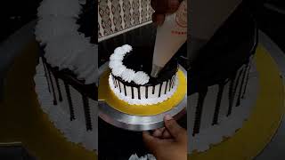Black Forest Cake New Decoration #shorts #shortvideo #cakedecorating screenshot 2