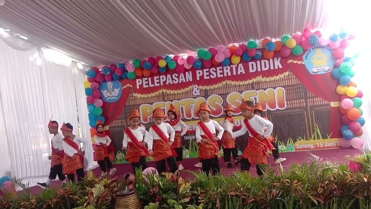 Tari Rudat Lombok dalam rangka perpisahan TK Pertiwi Selong 2024