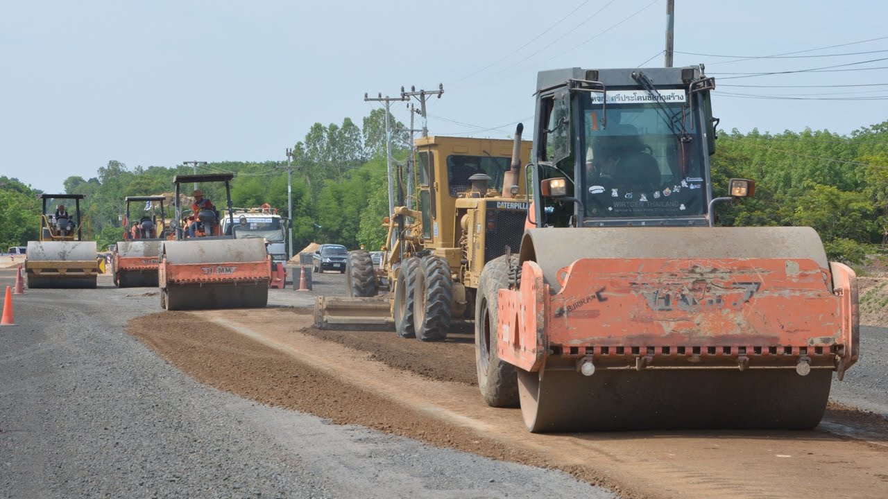 ขบวนรถก่อสร้าง รถบด รถเกรด ทำถนนลาดยาง  Road construction | Che Chef