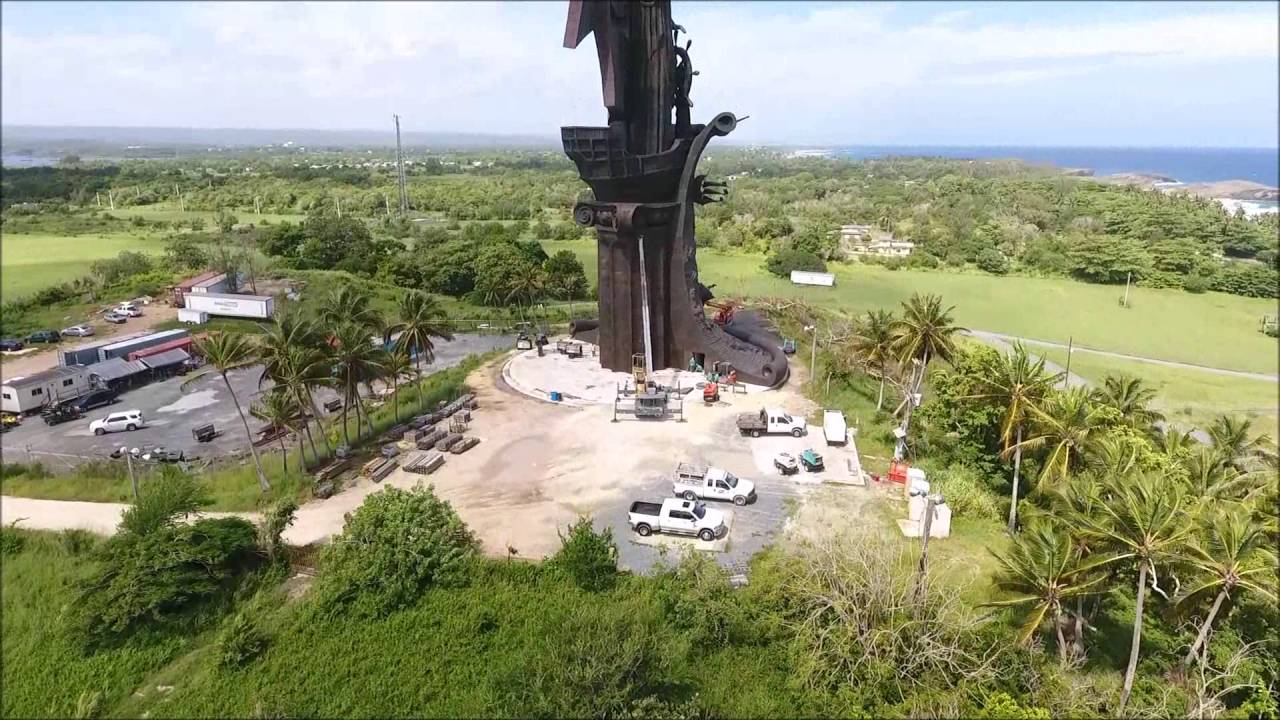 Estatua de Colón. Arecibo, Puerto Rico. YouTube Estatua de Colón. Arecibo, Puerto Rico. YouTube