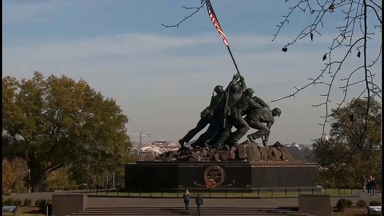 صُنع العدو للكاتب أومبرتو إيكو