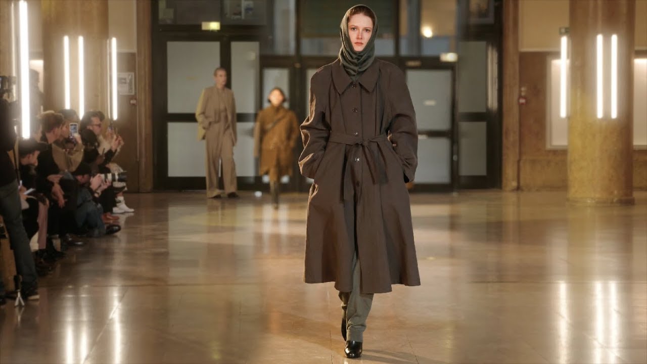 RUNWAY FALL WINTER 2021 - Lemaire-EU