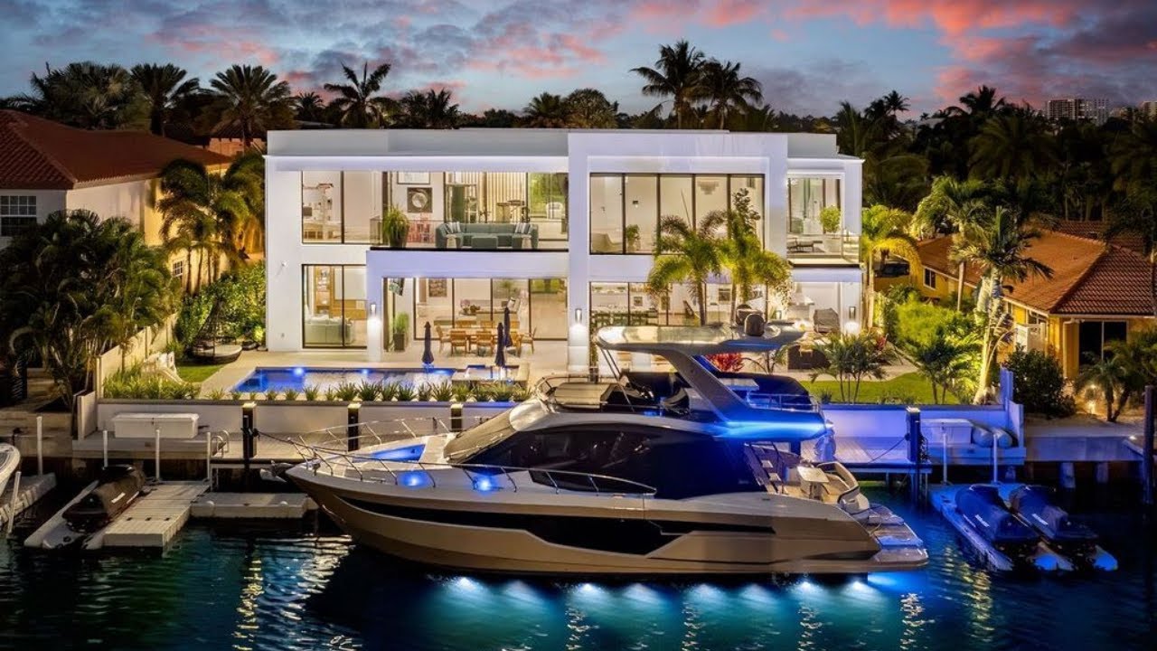 SENADA ADZEM PRESENTS VILLA MARINER  