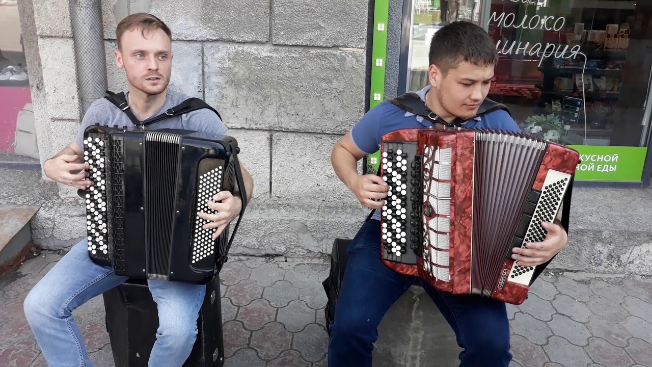 Песня "Прощание славянки" от уличных музыкантов! - YouTube