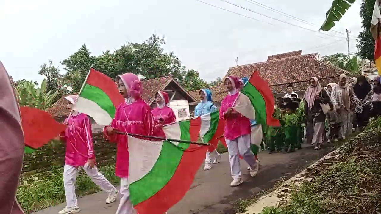 YANG MENONTON SAMPAI SELESAI SAYA DO'AKAN KAYA RAYA TUJUH TURUNAN AAMIIN!!!