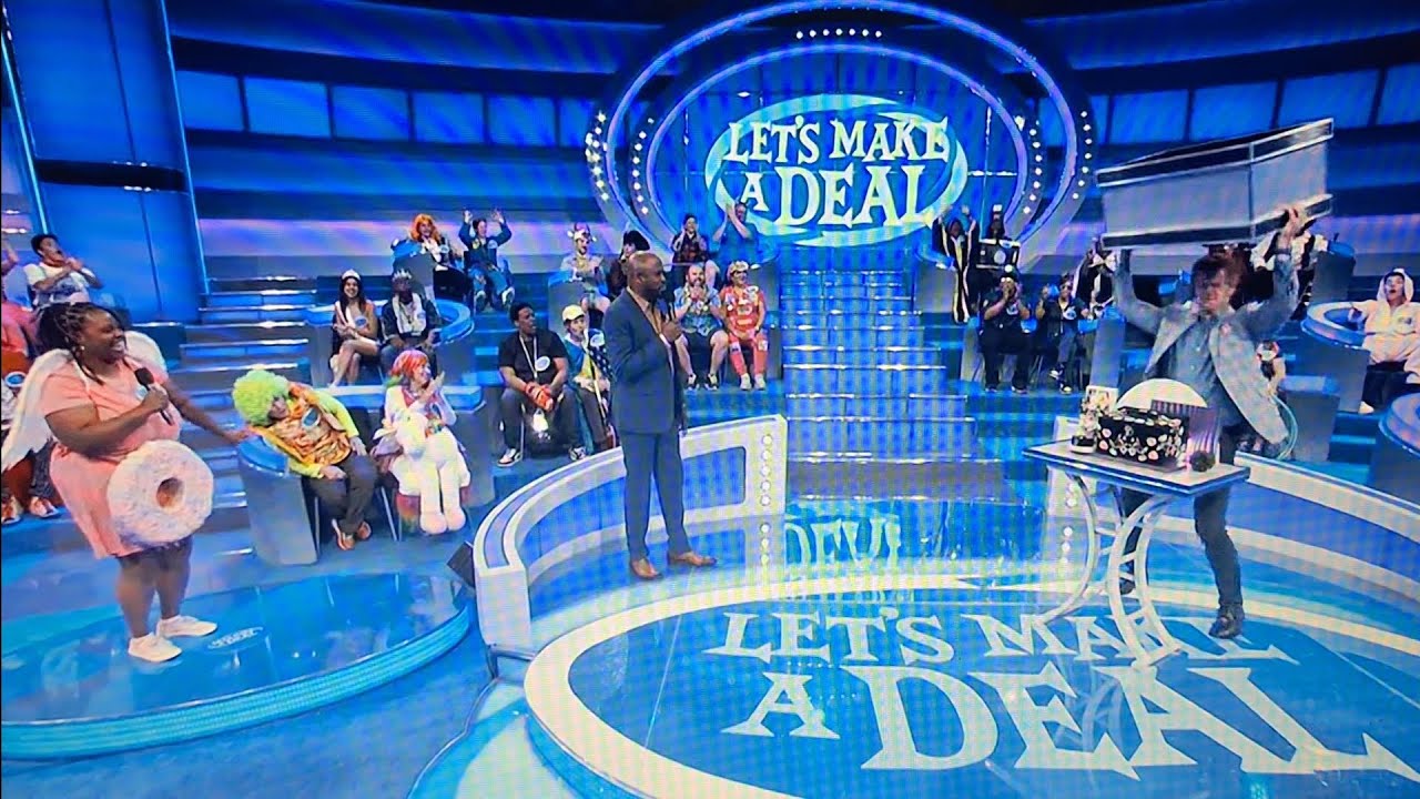 Let's Make A Deal (Season 15) Jonathan Lifts The Box & Dances Moment