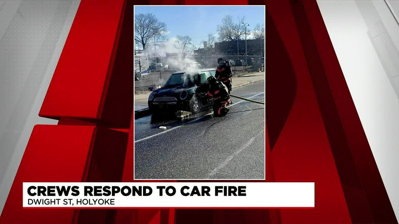 Crews battle car fire on Dwight Street in Holyoke - YouTube