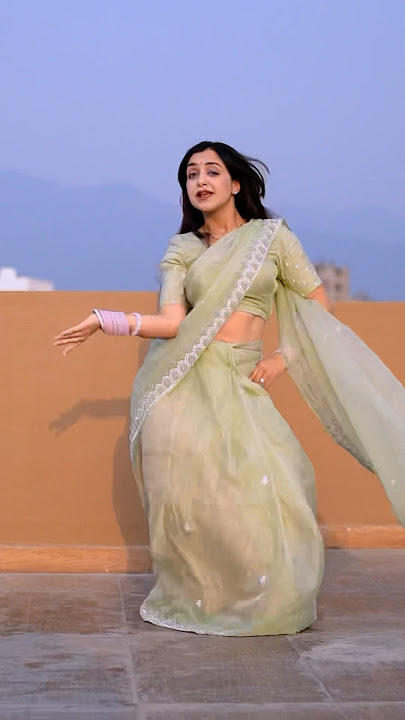 Saree Ke Fall Sa 😍Dance Video🔥#shorts #trendingshorts #dance #outfit #song #viral #meghachaube