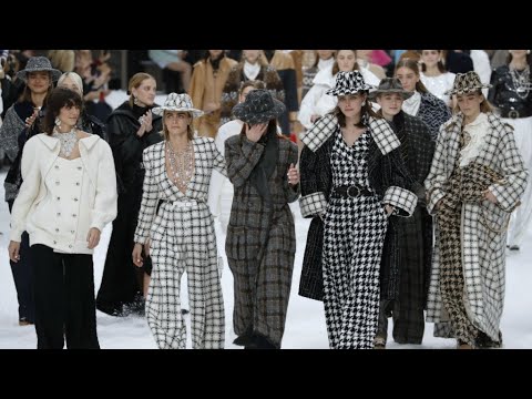 Vidéo: Deuil à la maison Chanel : Karl Lagerfeld est décédé