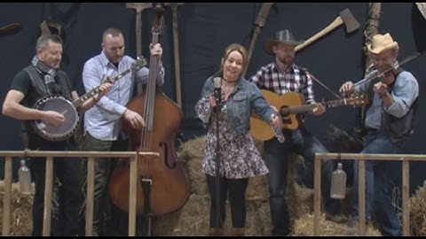 Caitríona Ní Cheannabháin /Canavan  Back On My Mind Again