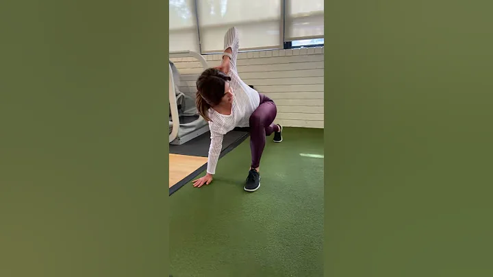 Dynamic Stretch for Thoracic Spine Rotation