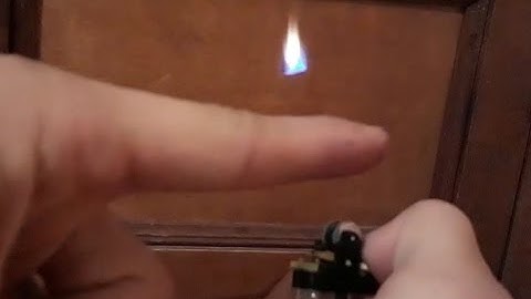 AWESOME FLOATING FLAME LIGHTER TRICK!