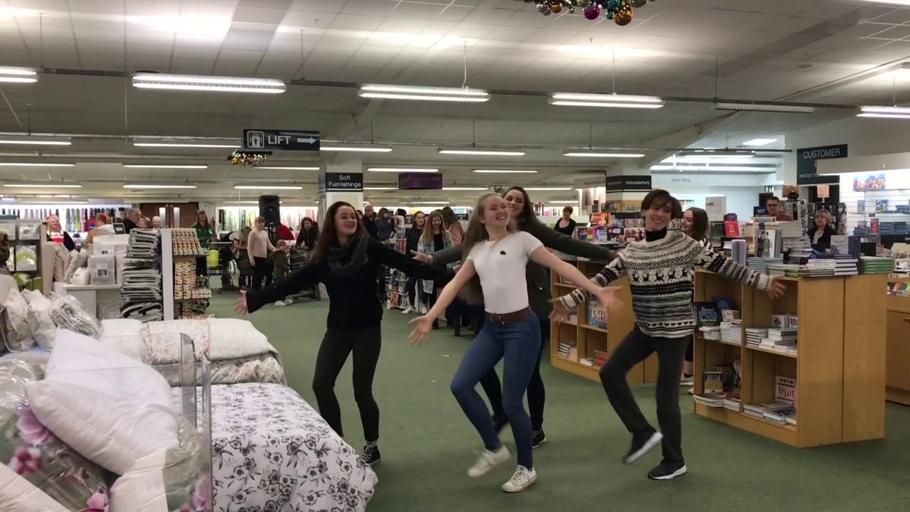 contemporary art ตัวอย่าง Chantry School Flashmob 2017