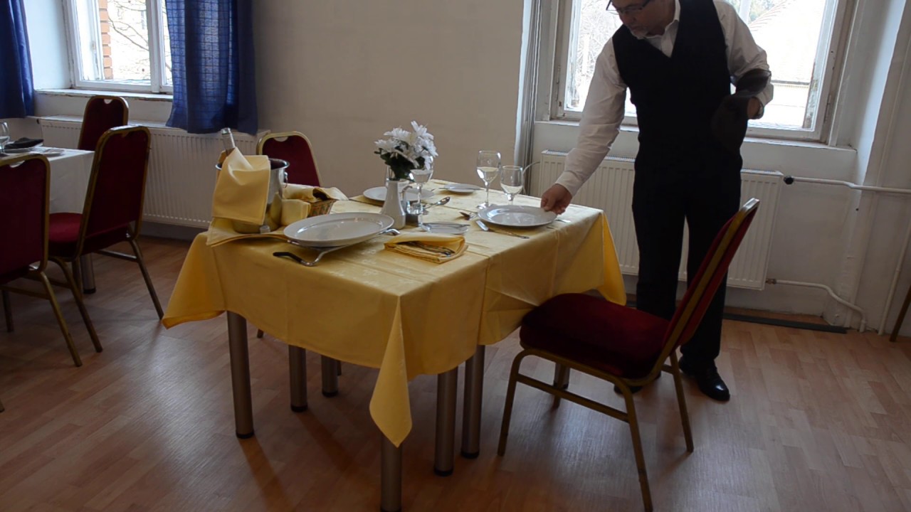 Főétel felszolgálása angol II. felszolgálási móddal