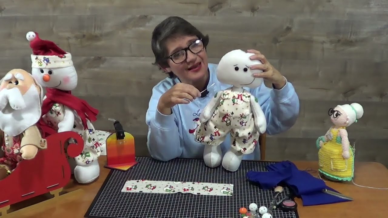 Nicolás y Facundo en trineo. Segunda parte. Incluye moldes (Caja de información). Yasna Pino.