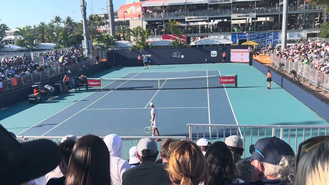 Corentin Moutet Underhand Serve To Win The Set